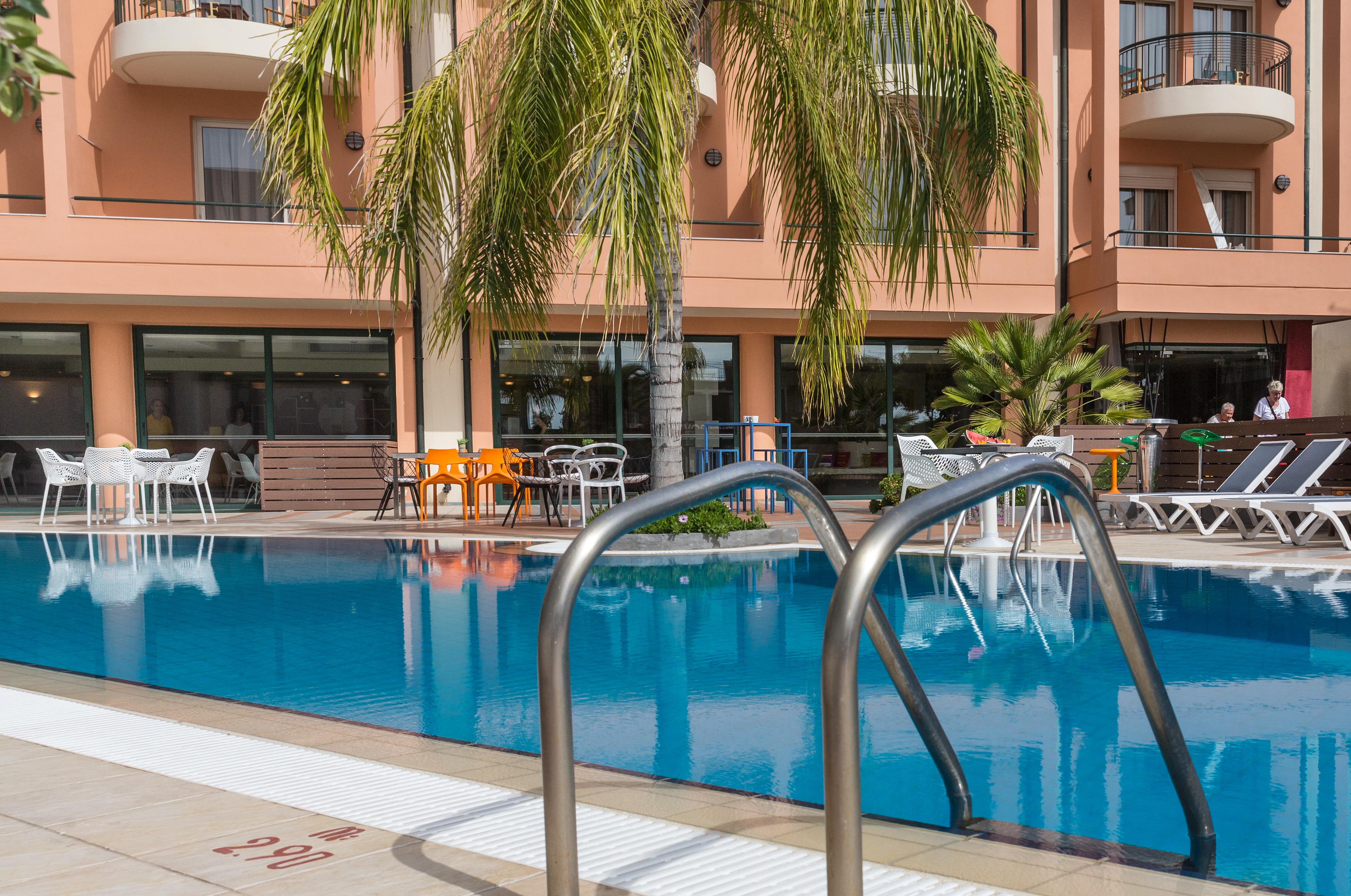 Flisvos Royal Hotel & Suites Толон Экстерьер фото