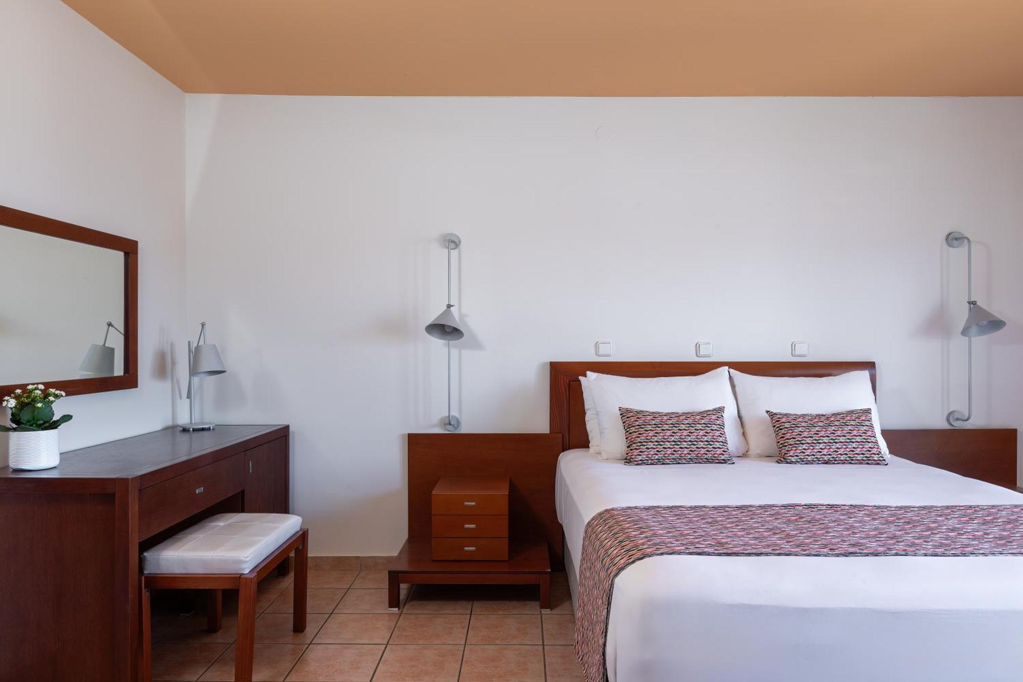 Flisvos Royal Hotel & Suites Толон Экстерьер фото